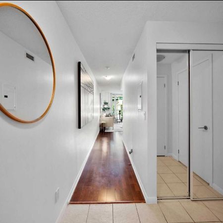 Cn Tower View With Free Parking, Pool, & More Amenities Toronto Esterno foto